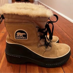 Sorel Tivoli lll winter boots-excellent condition!